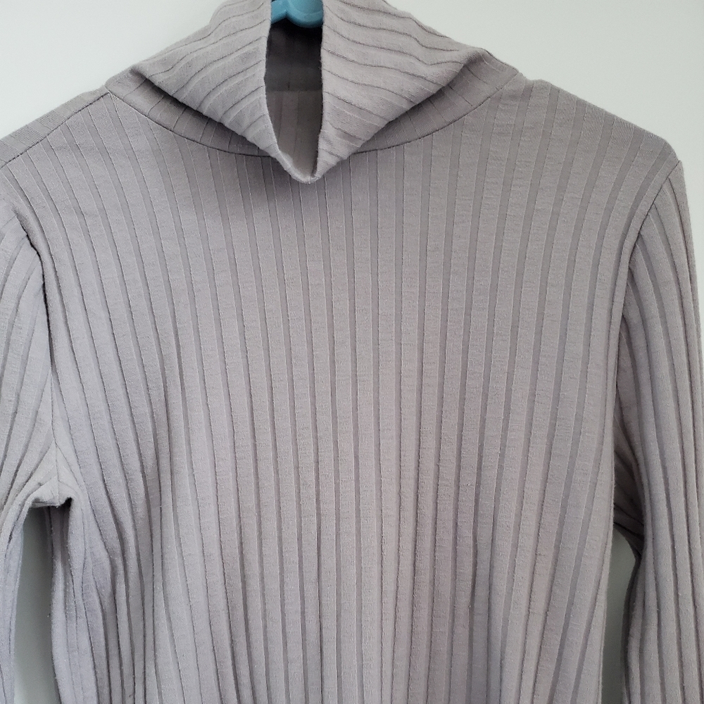 F21 Ribbed Mock Neck Sweater - Picture 2 of 2